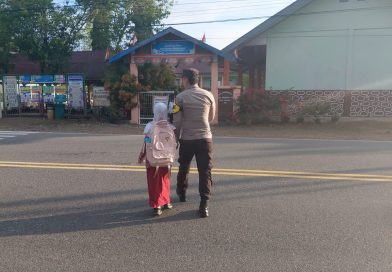 Polsek Krueng Sabee Laksanakan Strong Point Pagi Hari, Ciptakan Lalu Lintas Aman di Kawasan Sekolah